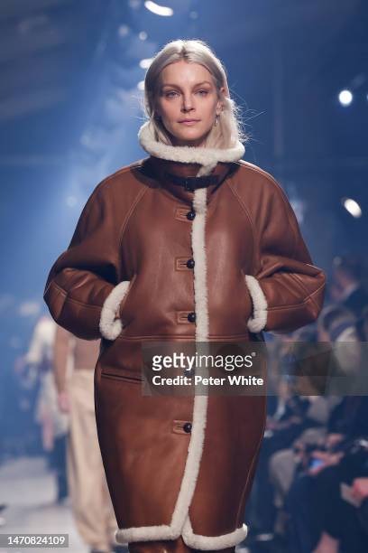 Jessica Stam walks the runway during the Isabel Marant Womenswear Fall Winter 2023-2024 show as part of Paris Fashion Week on March 02, 2023 in...