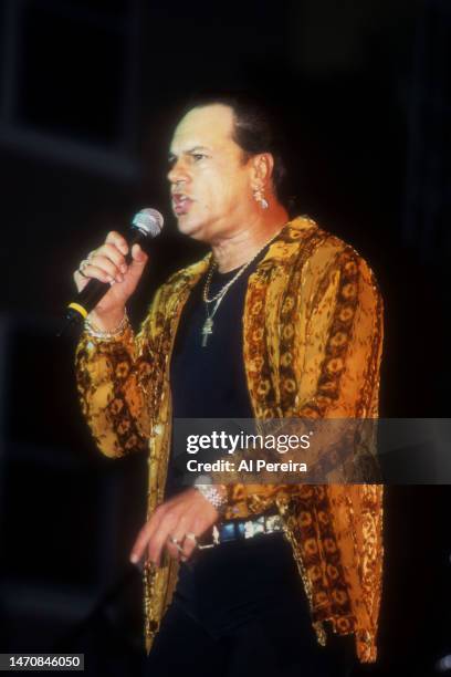 Harry Wayne Casey and KC and The Sunshine Band perform at the Super Bowl XXXIII Postgame Show at Pro Player Stadium on January 31, 1999 in Miami...