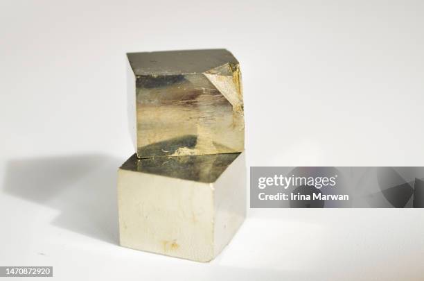 pyrite crystal cubes, fool's gold - pyrite stock pictures, royalty-free photos & images