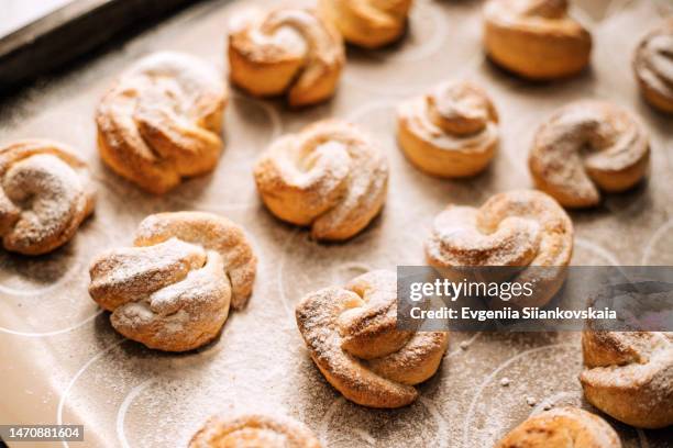 top view cookies at cozy home kitchen. - flour christmas photos et images de collection