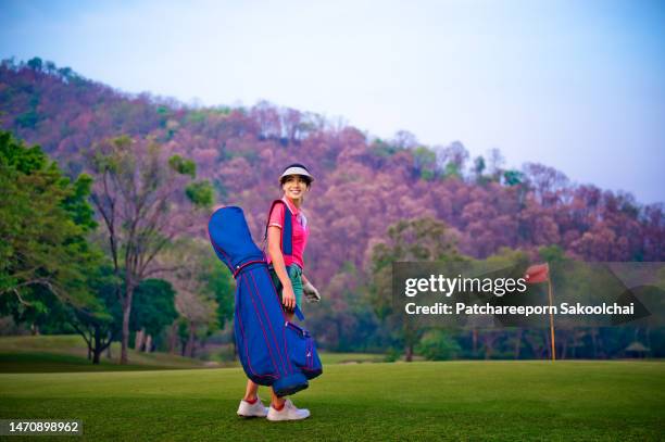 golf player - tree chipping stock pictures, royalty-free photos & images