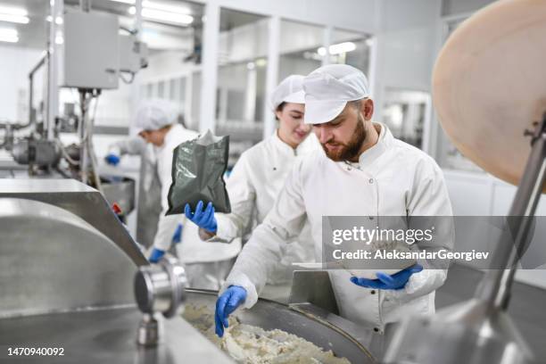 Food Factory Operator Smiling Food Factory Worker Photos and Premium High Res Pictures ...