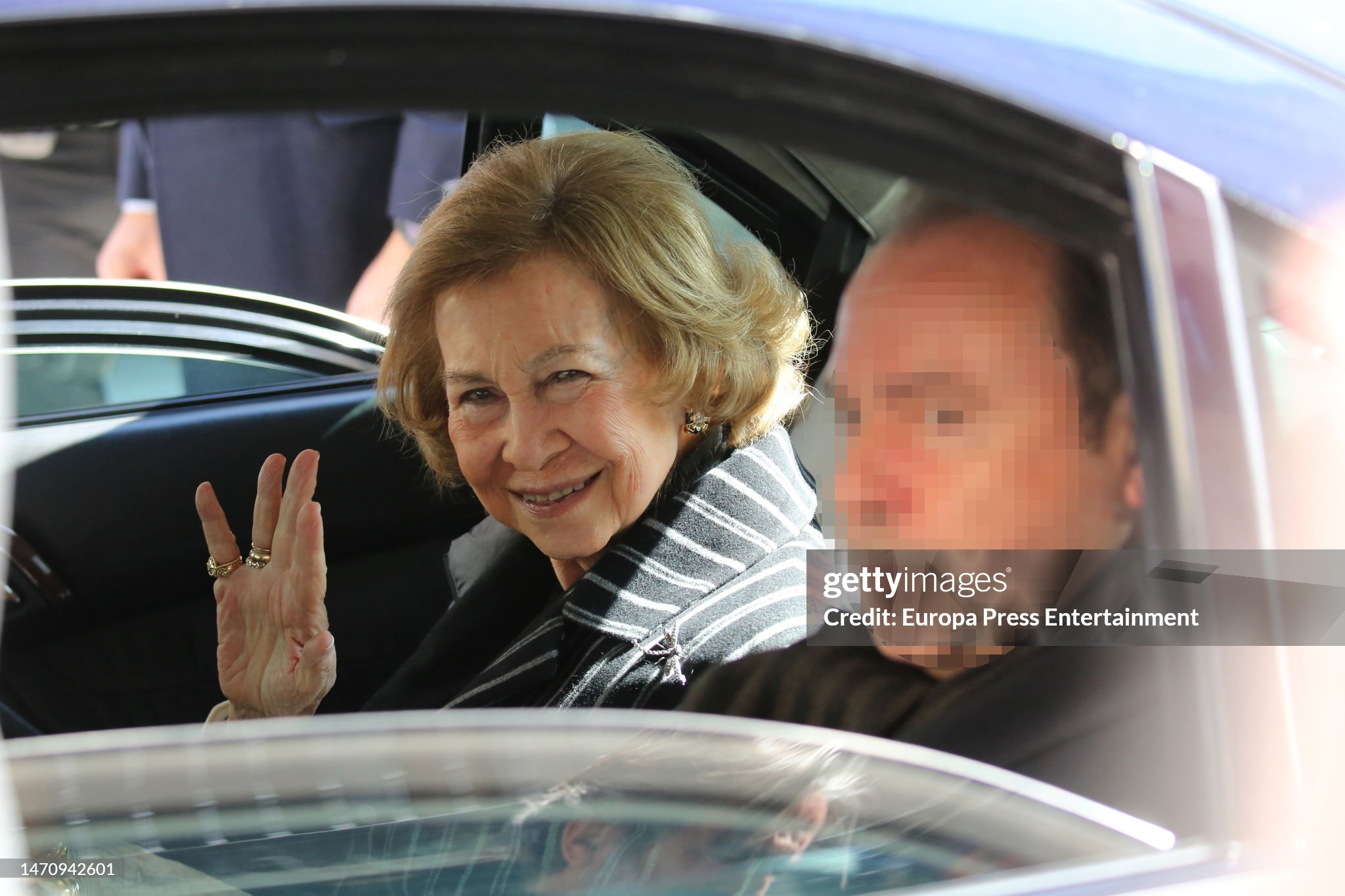 queen-sofia-at-the-exit-of-the-traditional-kissing-of-jesus-of-medinaceli-on-march-3-in-madrid.jpg