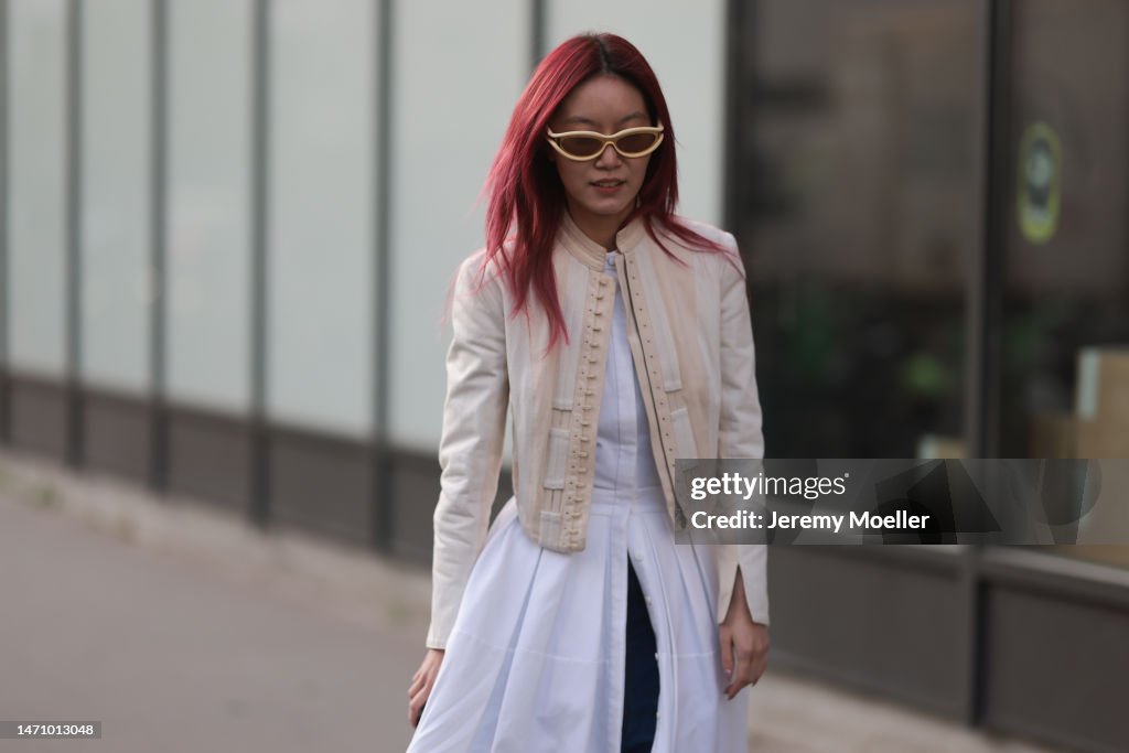 Street Style - Paris Fashion Week - Womenswear Fall Winter 2023 2024 : Day Three