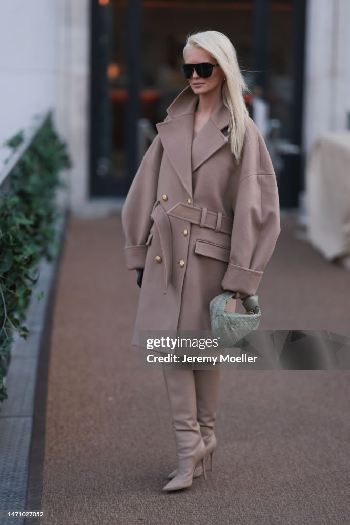 Street Style - Paris Fashion Week - Womenswear Fall Winter 2023 2024 : Day Three