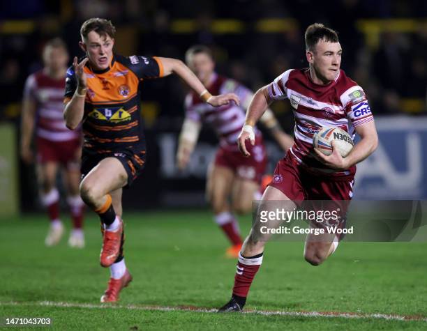 Harry Smith of Wigan Warriors makes a break during the Betfred Super League between Castleford Tigers and Wigan Warriors at Mend-A-Hose Jungle on...