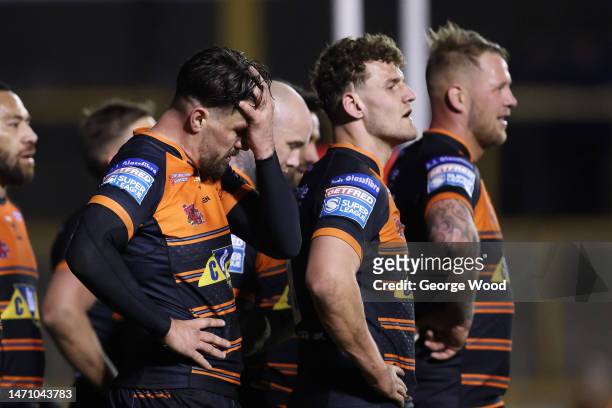 Gareth Widdop of Castleford Tigers looks dejected during the Betfred Super League between Castleford Tigers and Wigan Warriors at Mend-A-Hose Jungle...