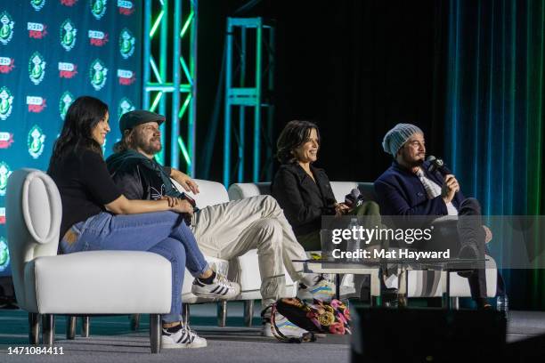 Moderator Veronica Valencia, Jamie Kennedy, Neve Campbell and Skeet Ulrich speak onstage at the "What's Your Favorite Scary Movie? Scream Cast...