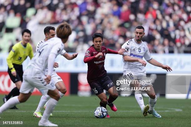 Mitsuki SAITO of Vissel Kobe in action during the J.LEAGUE Meiji Yasuda J1 3rd Sec. Match between Vissel Kobe and Gamba Osaka at NOEVIR Stadium Kobe...