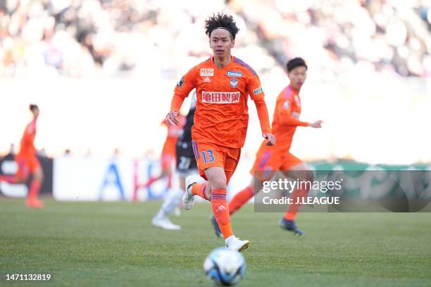 Ryotaro ITO of Albirex Niigata in action during the J.LEAGUE Meiji Yasuda J1 3rd Sec. Match between Albirex Niigata and Hokkaido Consadole Sapporo at...