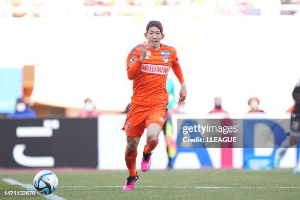 Shusuke OTA of Albirex Niigata in action during the J.LEAGUE Meiji Yasuda J1 3rd Sec. Match between Albirex Niigata and Hokkaido Consadole Sapporo at...