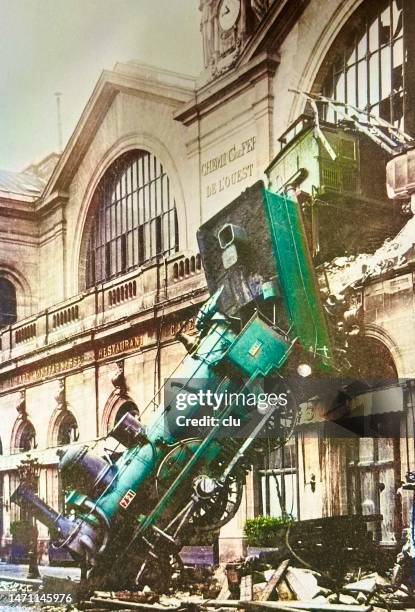 ilustraciones, imágenes clip art, dibujos animados e iconos de stock de accidente de locomotora 1895, parís, gare de l'ouest - accidente de tren