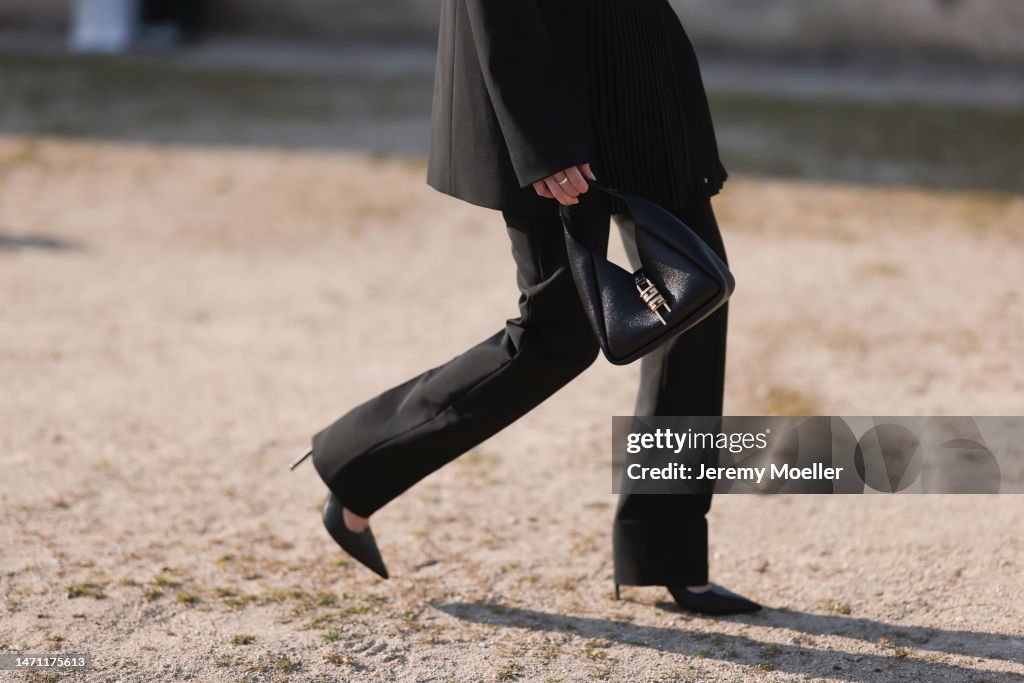 Street Style - Paris Fashion Week - Womenswear Fall Winter 2023 2024 : Day Four