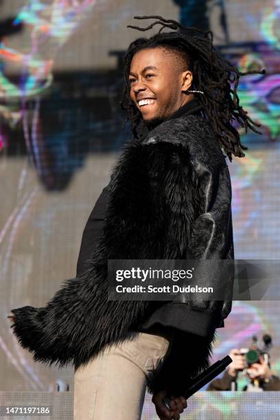 Rapper Shyne Photos and Premium High Res Pictures - Getty Images