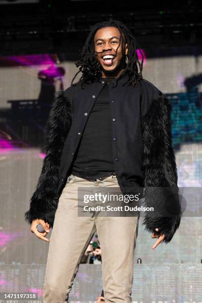 Syhne Rapper Rapper Shyne Photos and Premium High Res Pictures - Getty Images