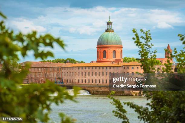 view of toulouse city in france - la grave stock-fotos und bilder