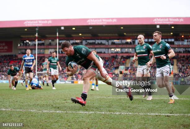 Julian Montoya of Leicester Tigers scores the team's third try during the Gallagher Premiership Rugby match between Leicester Tigers and Bath Rugby...