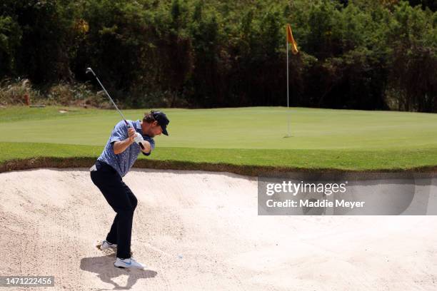 George Macneil George Mcneil Photos and Premium High Res Pictures - Getty Images