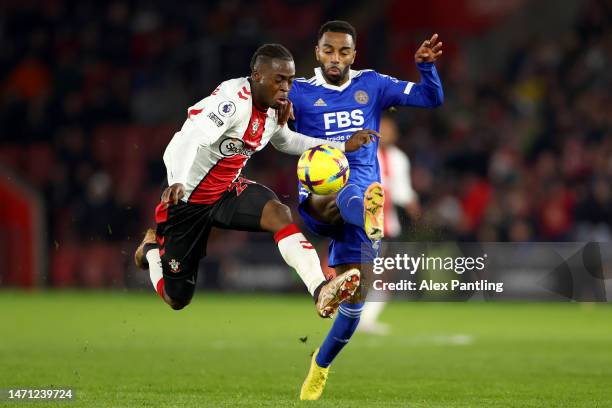 Kamaldeen Sulemana of Southampton and Ricardo Pereira of Leicester City battle for the ball during the Premier League match between Southampton FC...