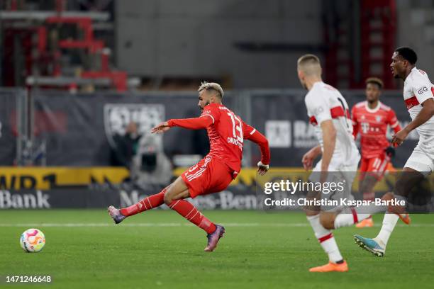 Eric Maxim Choupo-Moting of FC Bayern Munich scores the team's second goal during the Bundesliga match between VfB Stuttgart and FC Bayern München at...