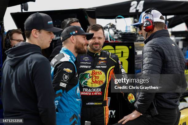 Crew chief Alan Gustafson meets with Josh Berry, driver of the NAPA Auto Parts Chevrolet, Ross Chastain, driver of the GlobalTranz Chevrolet, and...