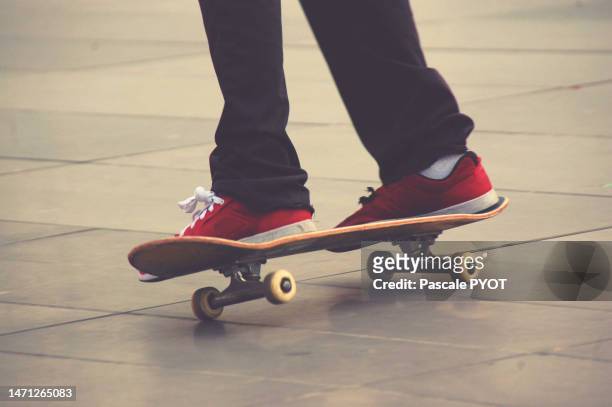 moving skateboard - roleta, jogos - fotografias e filmes do acervo