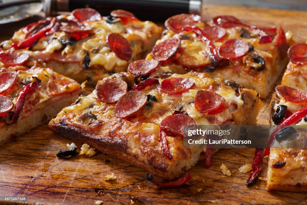 Detroit Style Fleischliebhaber Pizza