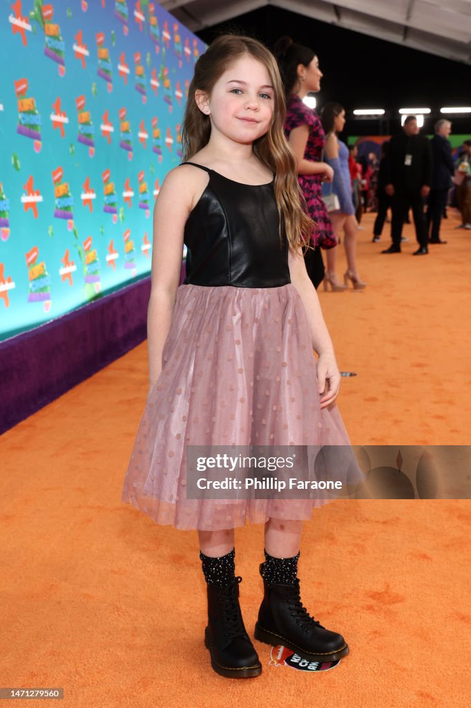 Pyper Braun attends the 2023 Nickelodeon Kids' Choice Awards at... News