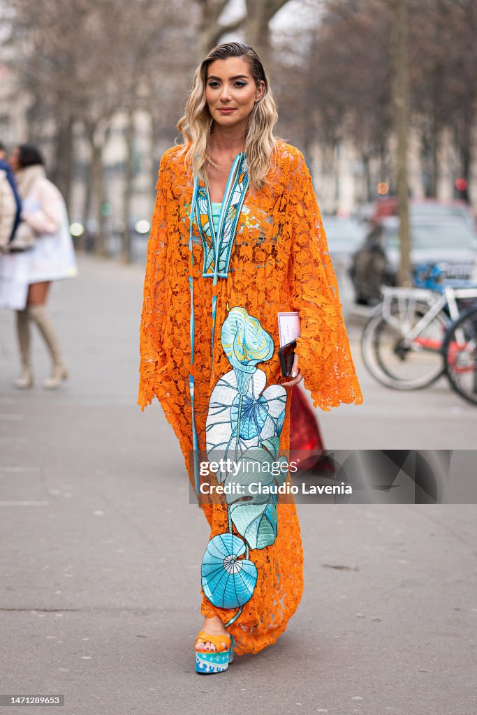 Street Style - Paris Fashion Week - Womenswear Fall Winter 2023 2024 : Day Five