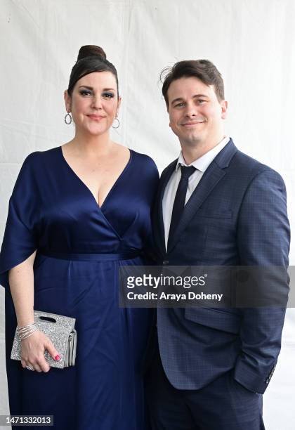 Melanie Lynskey and Jason Ritter attend the 2023 Film Independent Spirit Awards on March 04, 2023 in Santa Monica, California.