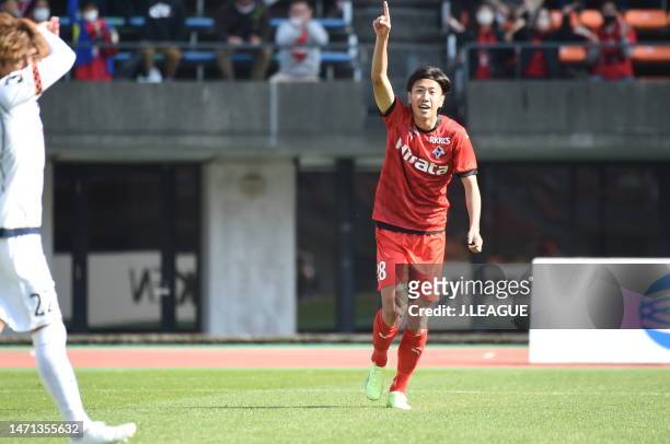 Yusei TOSHIDA of Roasso Kumamoto scores his sidethird goal during the J.LEAGUE Meiji Yasuda J2 3rd Sec. Match between Roasso Kumamoto and Omiya...