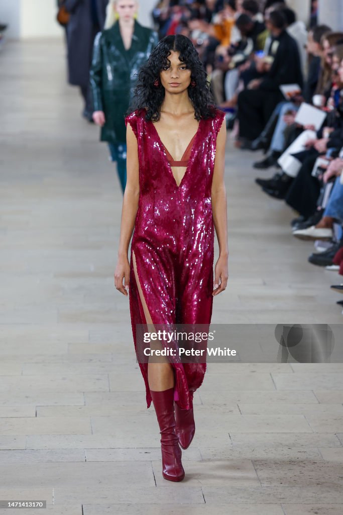 Lanvin : Runway - Paris Fashion Week - Womenswear Fall Winter 2023-2024