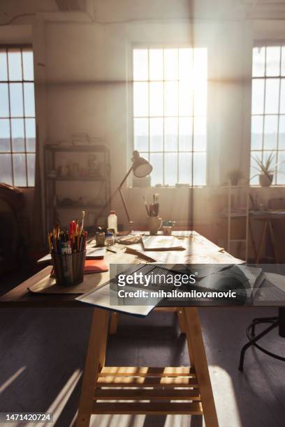art studio with sun light - art studio stock pictures, royalty-free photos & images