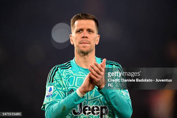 Juventus goalkeeper Wojciech Szczesny greets the fans after the Serie A match between AS Roma and Juventus at Stadio Olimpico on March 05, 2023 in...
