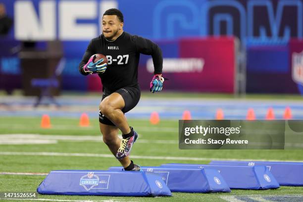 Deuce Vaughn of Kansas State participates in a drill during the NFL Combine at Lucas Oil Stadium on March 05, 2023 in Indianapolis, Indiana.