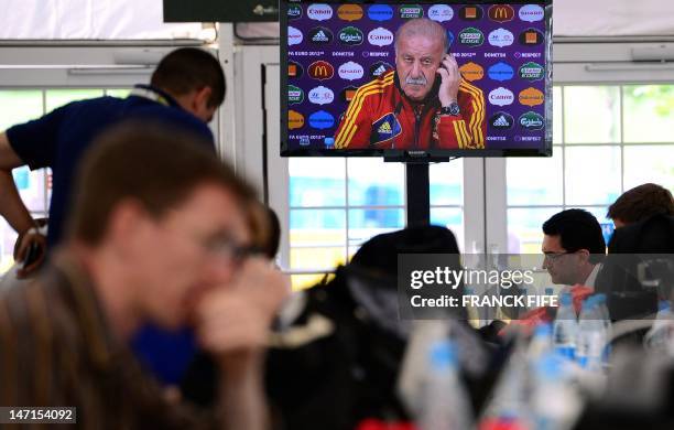 Spanish headcoach Vicente Del Bosque gives a press conference at the Donbass Arena Stadium in Donetsk on June 26 on the eve of their Euro 2012...