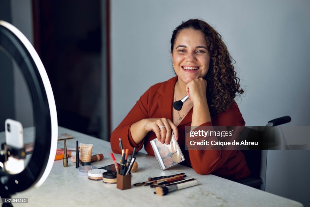 Retrato de uma influenciadora digital feminina com deficiência