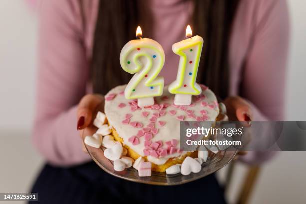 a delicious celebration - 21st birthday stock pictures, royalty-free photos & images