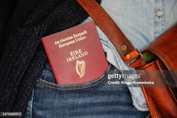 irish passport - irländsk kultur bildbanksfoton och bilder