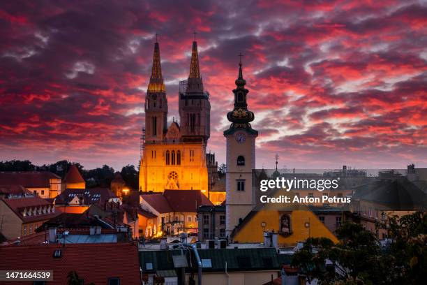 sunset view of the cathedral in zagreb. croatia - kathedrale stock-fotos und bilder