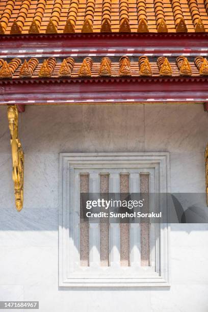 outter cloister wall made of marble and window screen at wat benchamabophit, bangkok thailand - wat benchamabophit stock pictures, royalty-free photos & images