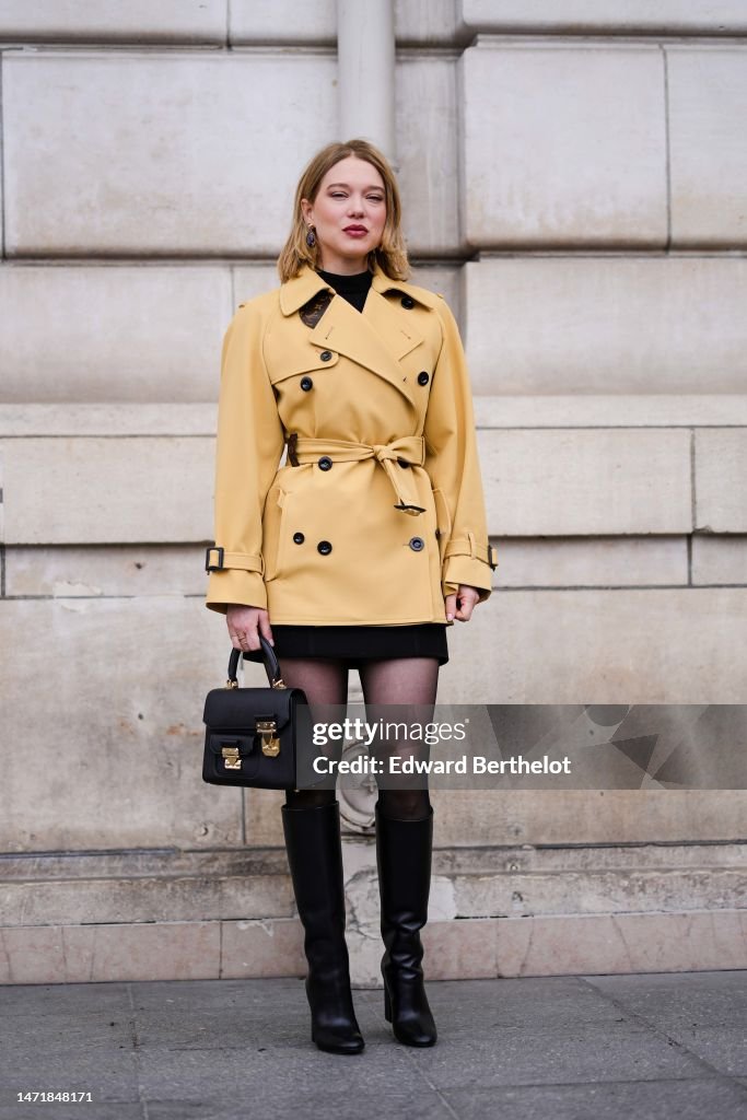 Street Style - Paris Fashion Week - Womenswear Fall Winter 2023 2024 : Day Eight
