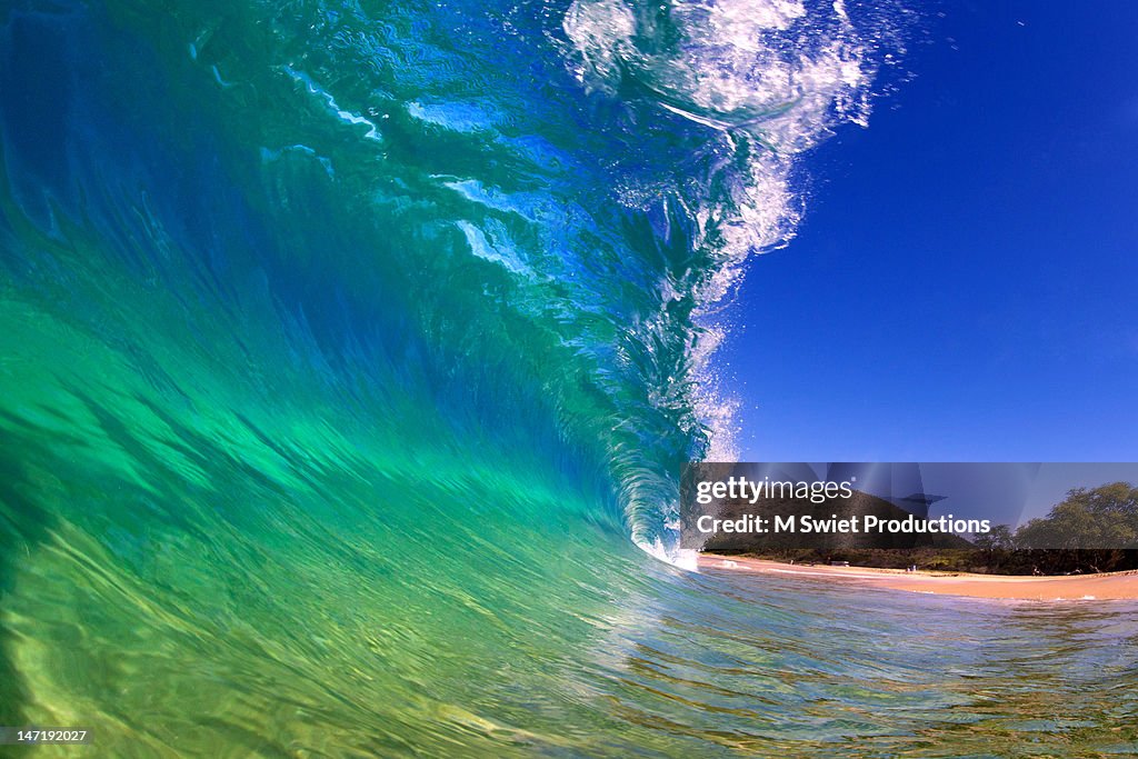 Crashing rolling wave