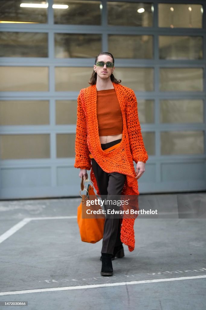 Street Style - Paris Fashion Week - Womenswear Fall Winter 2023 2024 : Day Eight