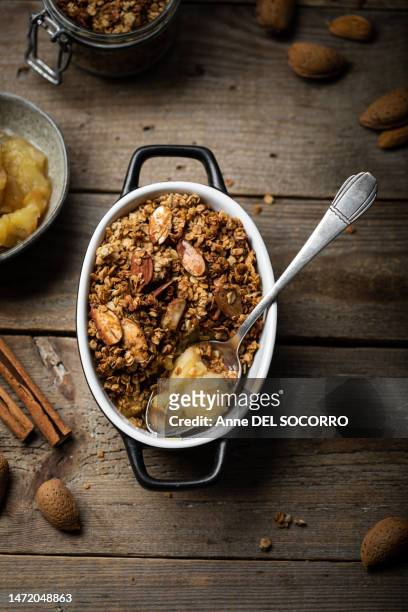 apple crumble cinnamon oat almonds - apple crumble stock pictures, royalty-free photos & images