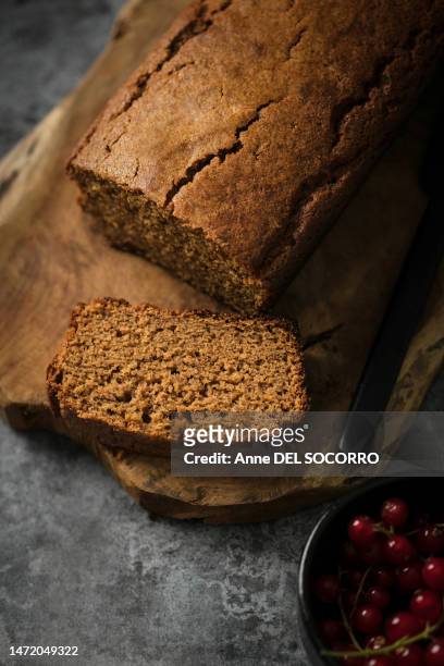 homemade pain d'épice cinnamon chestnut cake loaf - pain dépice stock pictures, royalty-free photos & images