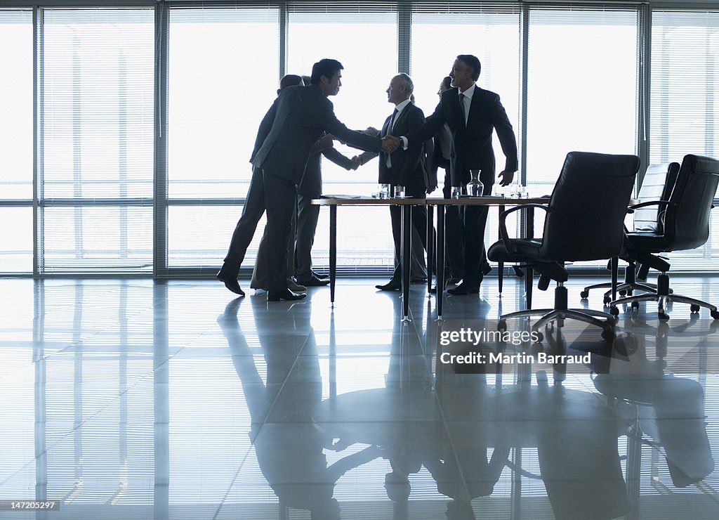 Business persone agitare le mani in sala conferenze