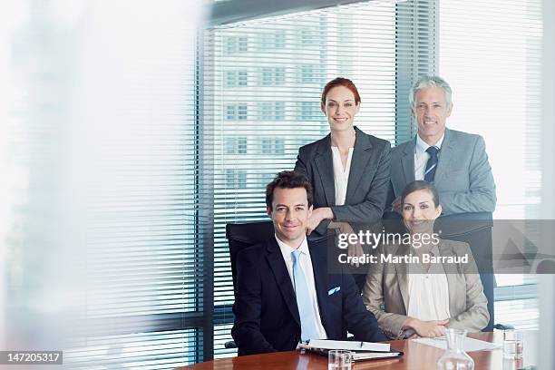 ビジネスの人々のポートレート笑顔でのコンファレンスルーム - ビジネスフォーマル ストックフォトと画像