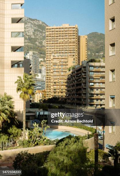 monaco swimming pool - monaco cars stock pictures, royalty-free photos & images