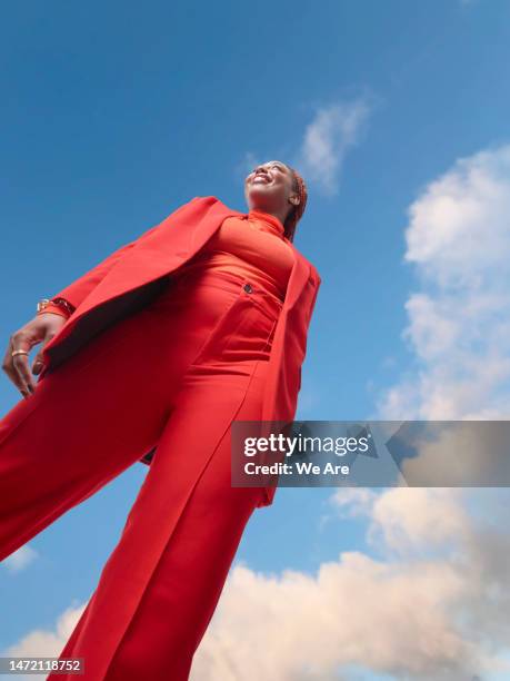 female leadership - cool woman suit stock-fotos und bilder